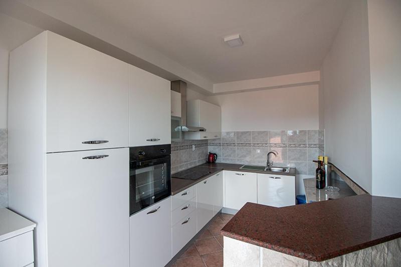 Apartment Zvjezdana Омиш Экстерьер фото