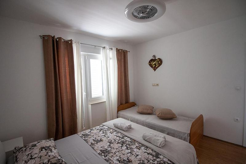 Apartment Zvjezdana Омиш Экстерьер фото